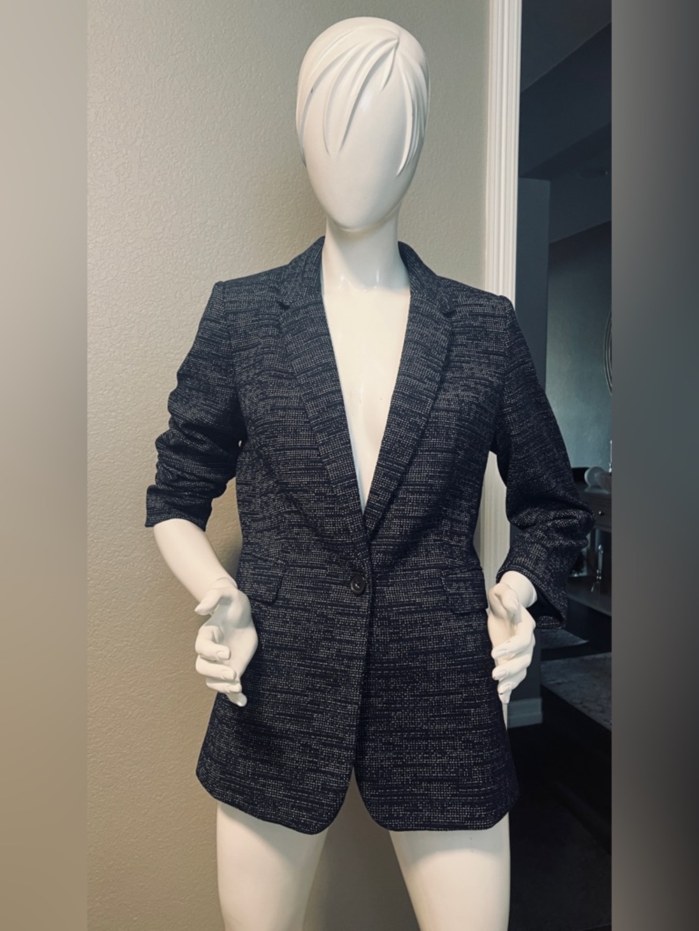 DNKY Navy Blue Women's
Blazer size 8